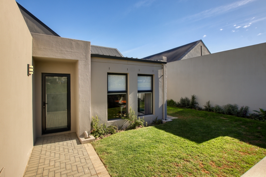 3 Bedroom Property for Sale in Aan de Wijnlanden Western Cape